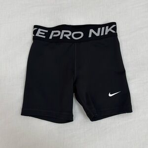 Girls Nike pro shorts M